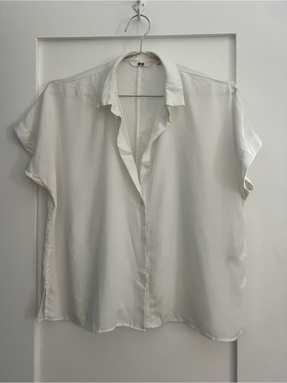 Uniqlo White Short Sleeve Button-Down Blouse